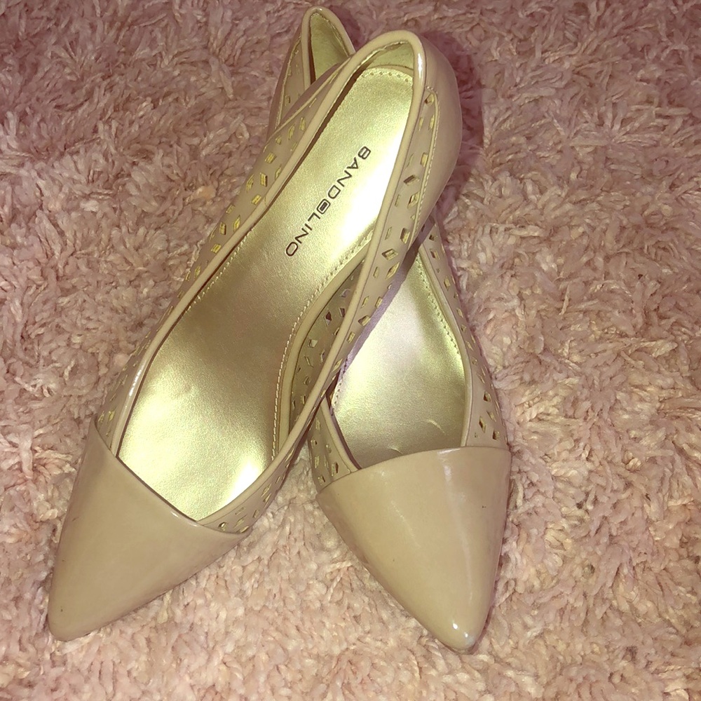 Bandolino kitten heel pumps